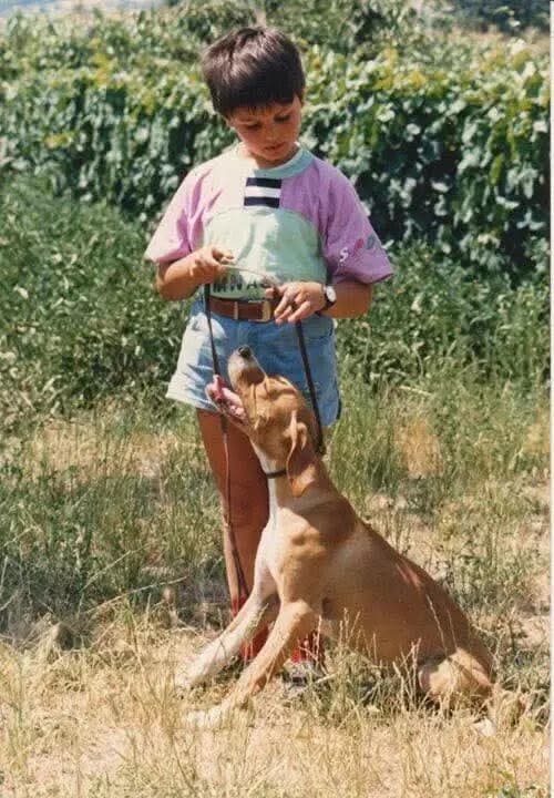Alessandro Casertano da ragazzo con uno dei primi cani